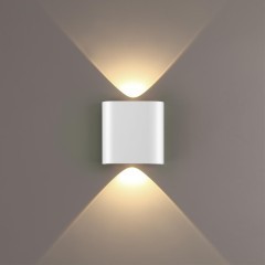 Настенный светильник в виде тонкого плоского скругленного квадрата от Odeon Light LED 2W 3000K 220V MAGNUM 7192/2WL